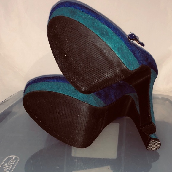 Pleaser Platform Heels 7 1/2 Suede like, EUC - Picture 3 of 5